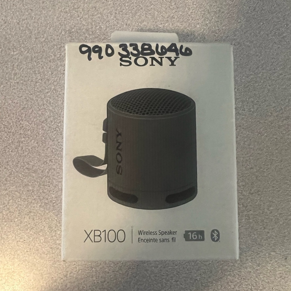NWB- Sony XB100 portable Speaker